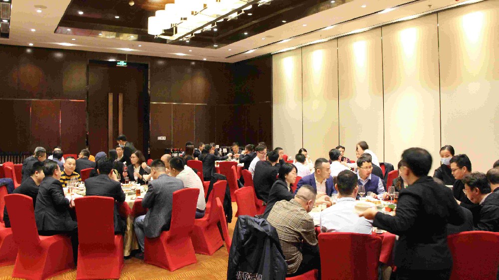 谢谢有您，，，，，，荣耀偕行——精工智能2020年度VIP客户答谢晚宴圆满举行！